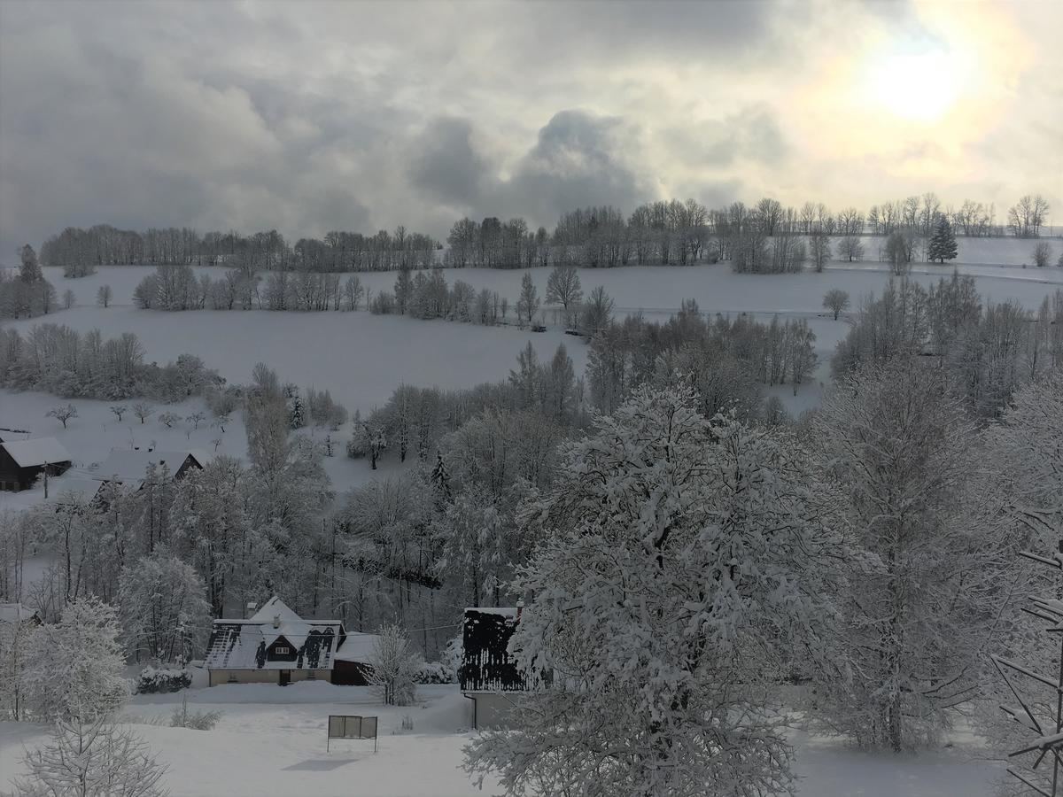 Apartman Stara Skola Vysoké nad Jizerou Exteriör bild